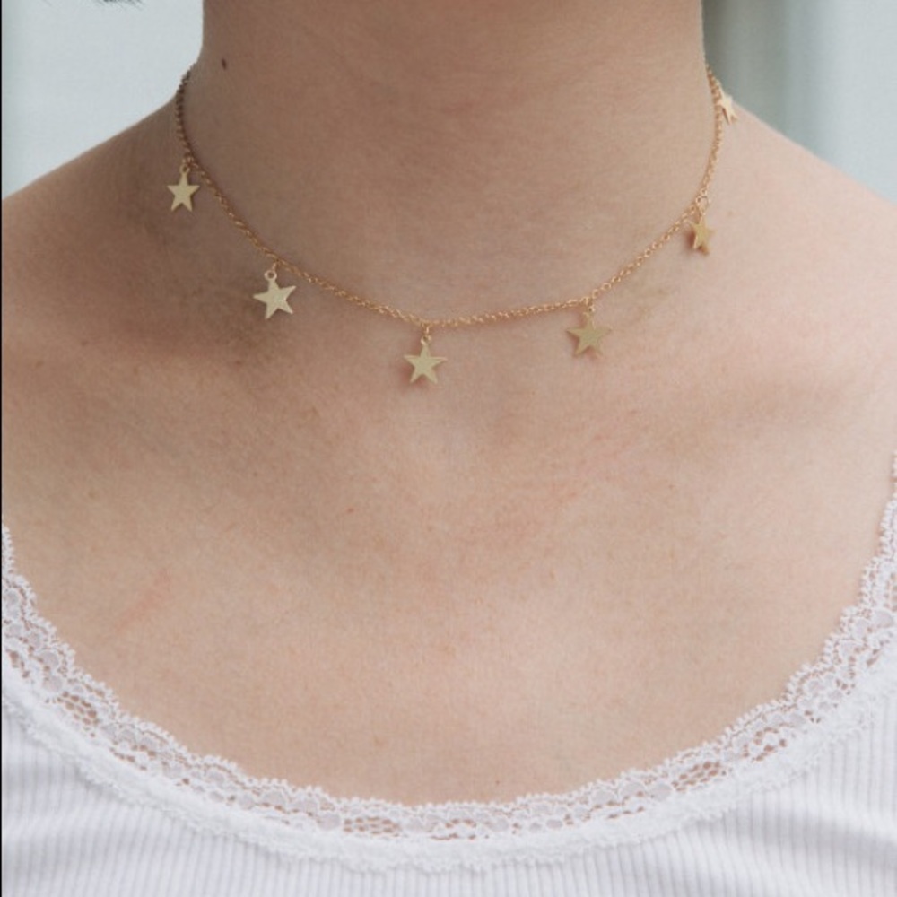 ⭐️{2 for $20}⭐️ Dainty Gold Star Choker - Picture 4 of 5